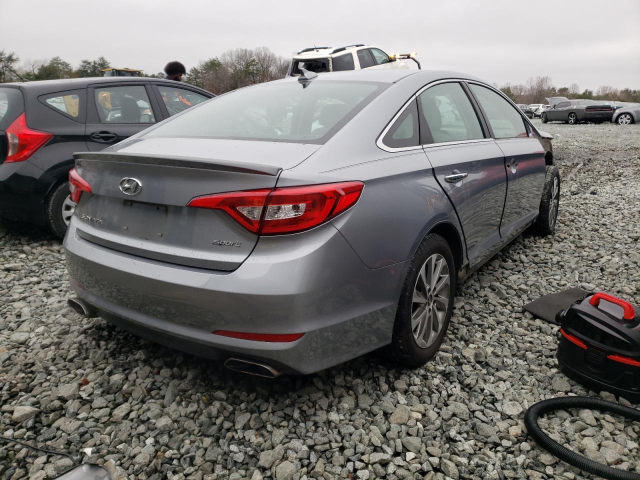 Photo 4 from auction – 2015 HYUNDAI SONATA SPO with VIN 5NPE34AF4FH056610