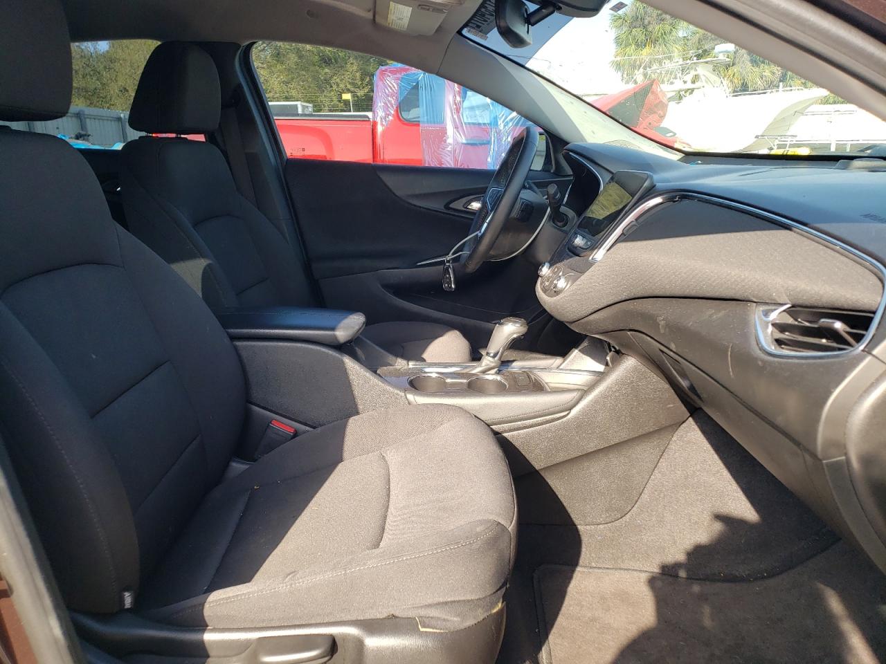 Photo 5 from auction – 2016 CHEVROLET MALIBU LT with VIN 1G1ZE5ST5GF234454