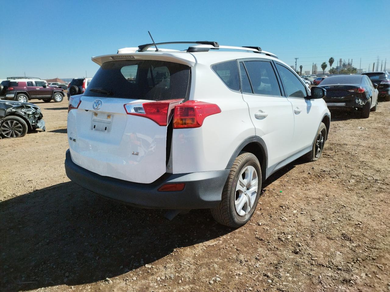 Photo 4 from auction – 2015 TOYOTA RAV4 LE with VIN JTMZFREV3FJ046133