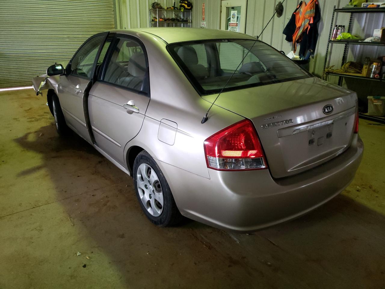 Photo 3 from auction – 2008 KIA SPECTRA EX with VIN KNAFE121685499261