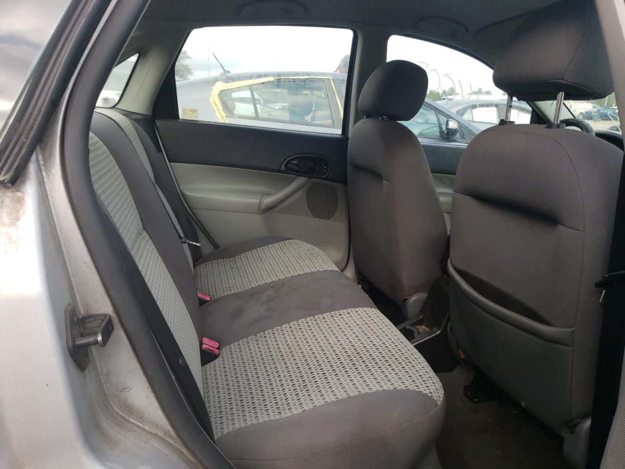 Photo 6 from auction – 2007 FORD FOCUS ZX4 with VIN 1FAFP34N97W314627