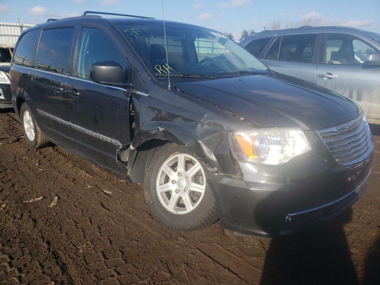 CHRYSLER TOWN & COU 2011 with VIN 2A4RR5DG4BR780931 - Photo from auction