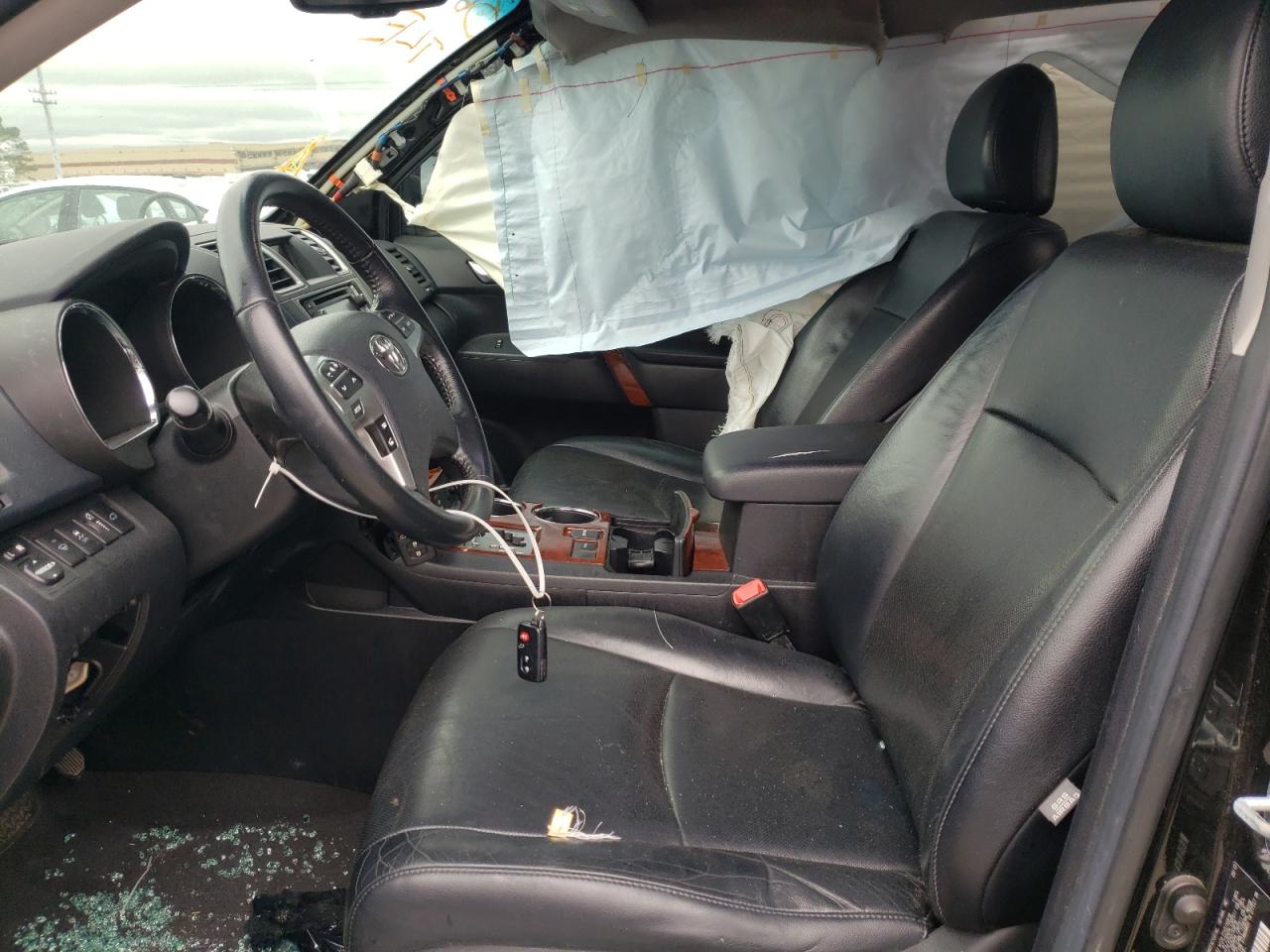 Photo 5 from auction – 2013 TOYOTA HIGHLANDER with VIN 5TDYK3EH2DS135335