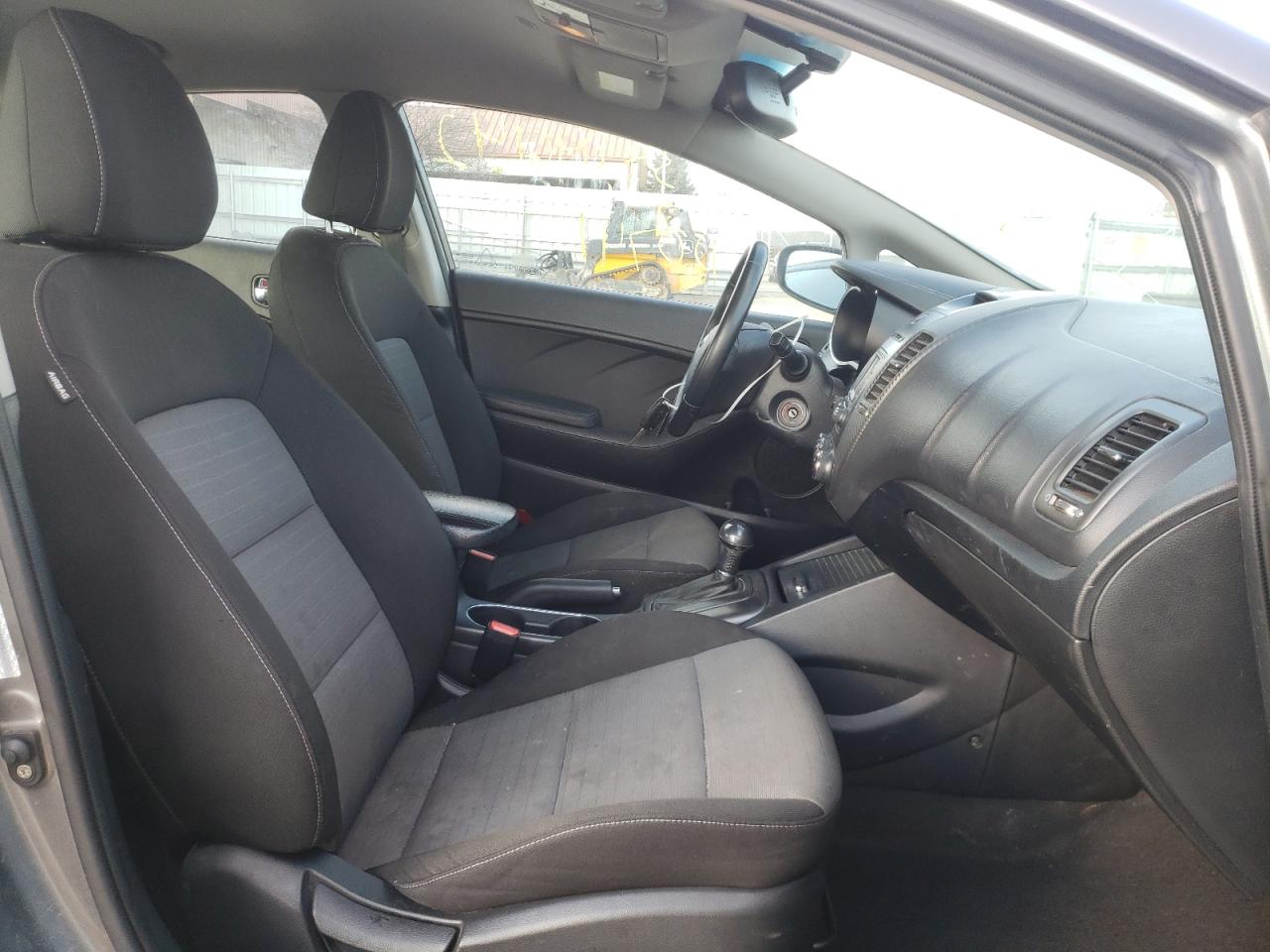 Photo 5 from auction – 2014 KIA FORTE EX with VIN KNAFX4A89E5203526