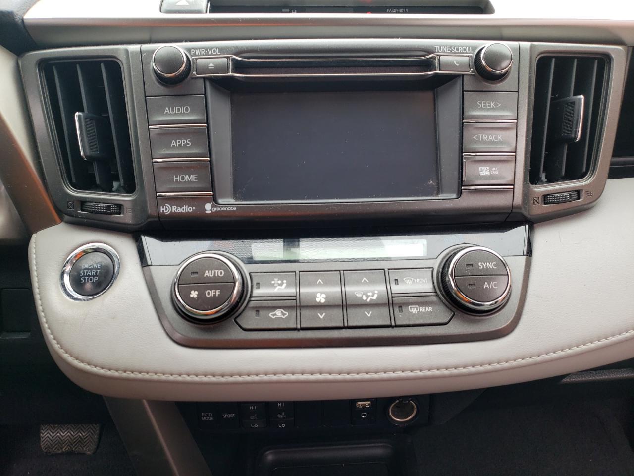 Photo 9 from auction – 2015 TOYOTA RAV4 LIMIT with VIN JTMYFREV3FD072502