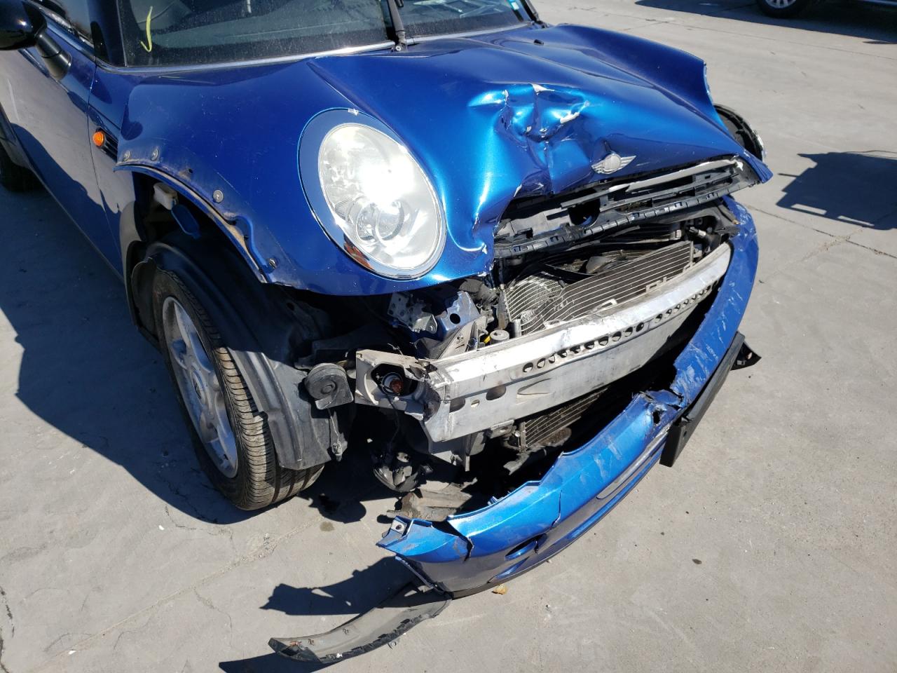 Photo 9 from auction – 2005 MINI COOPER with VIN WMWRC33555TJ69604