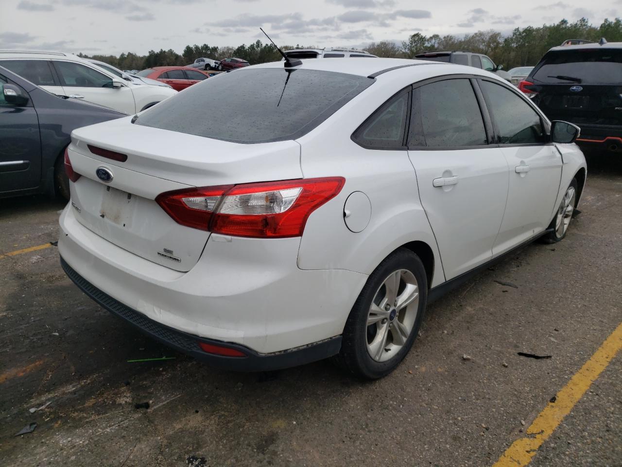 Photo 4 from auction – 2014 FORD FOCUS SE with VIN 1FADP3F20EL241950