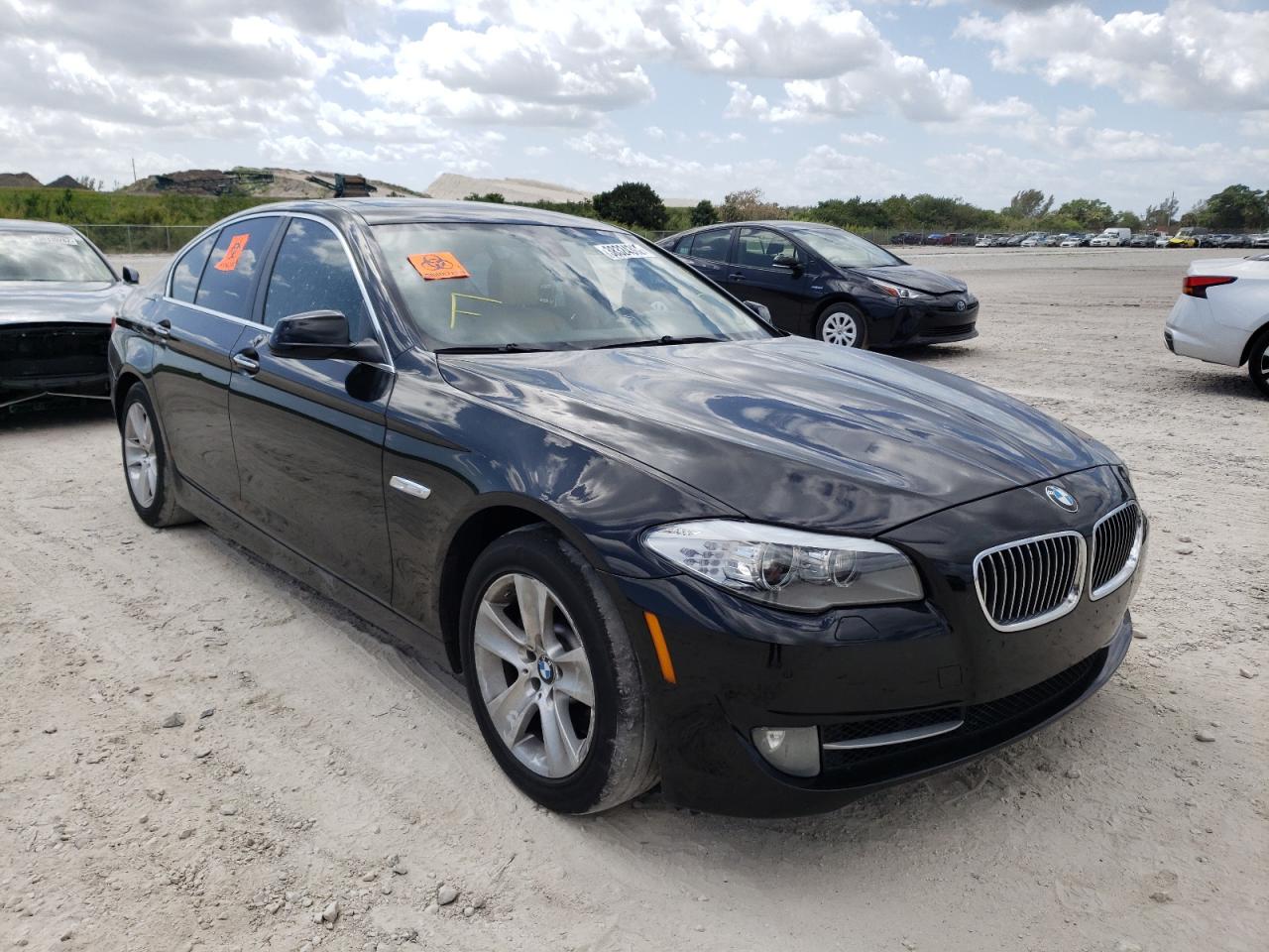 BMW 528 I 2013 with VIN WBAXG5C59DDY32317 - Photo from auction