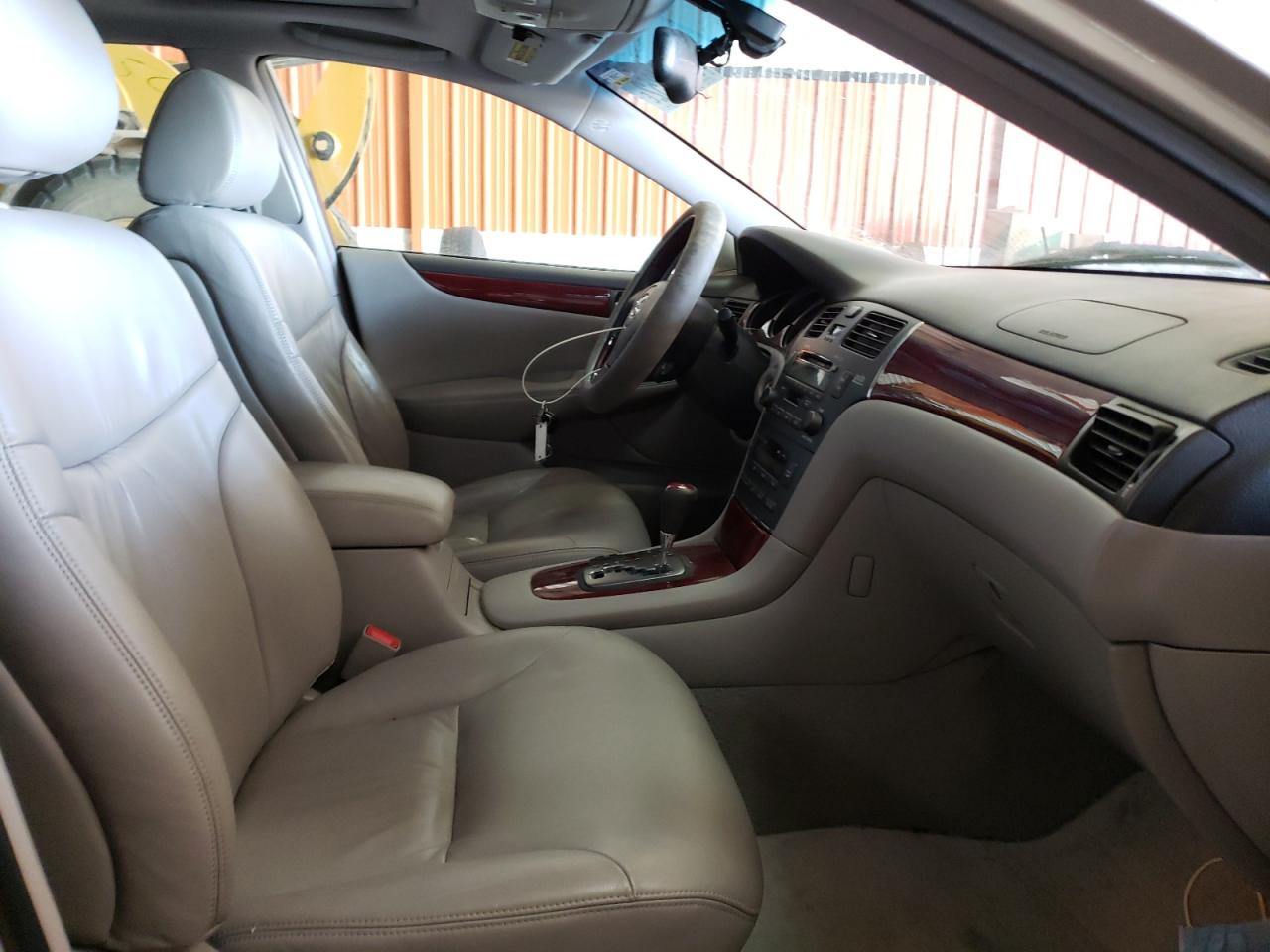 Photo 5 from auction – 2003 LEXUS ES 300 with VIN JTHBF30G030136346