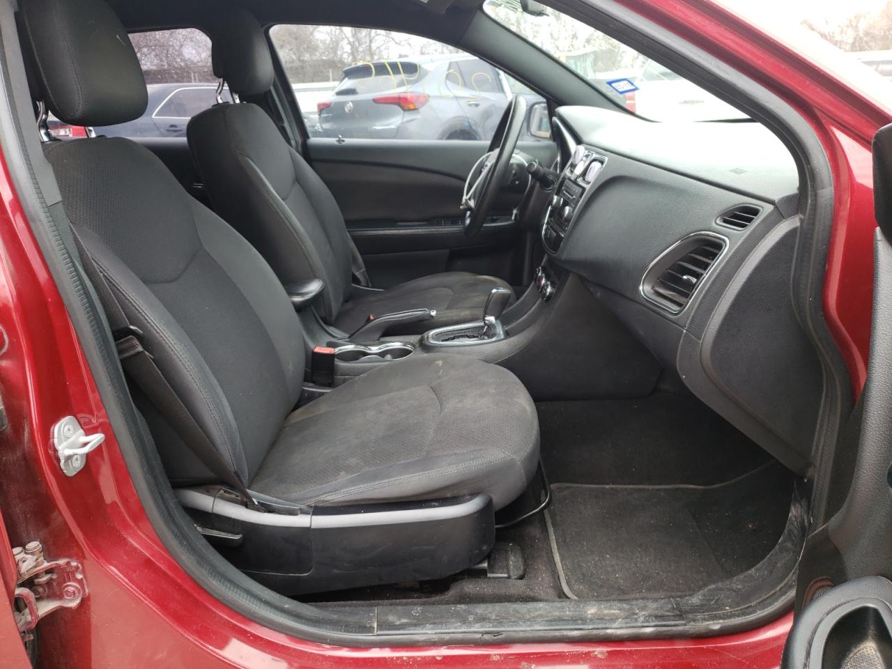 Photo 5 from auction – 2014 CHRYSLER 200 LX with VIN 1C3CCBAB4EN210390