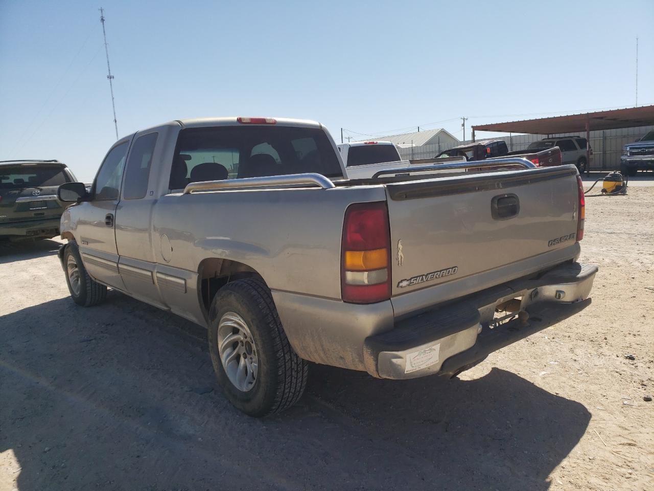 Photo 3 from auction – 2000 CHEVROLET SILVERADO with VIN 1GCEC19T4YZ116891
