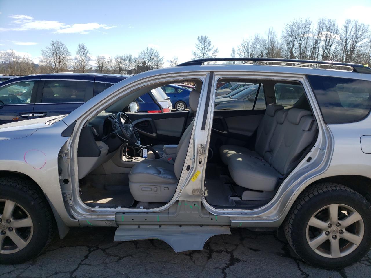 Photo 9 from auction – 2008 TOYOTA RAV4 LIMIT with VIN JTMBD31V285205178