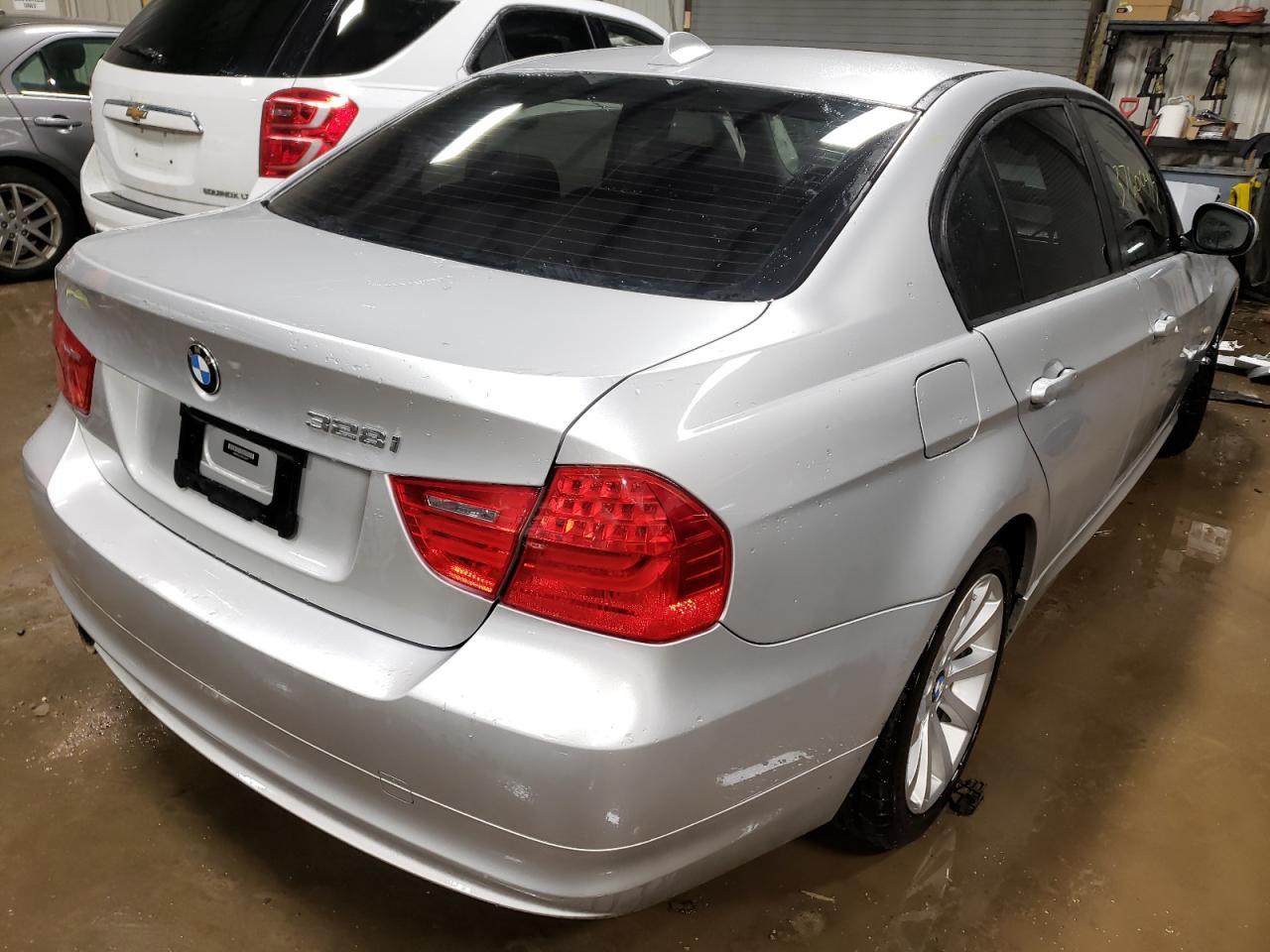 Photo 4 from auction – 2011 BMW 328 XI SUL with VIN WBAPK5C57BF122817