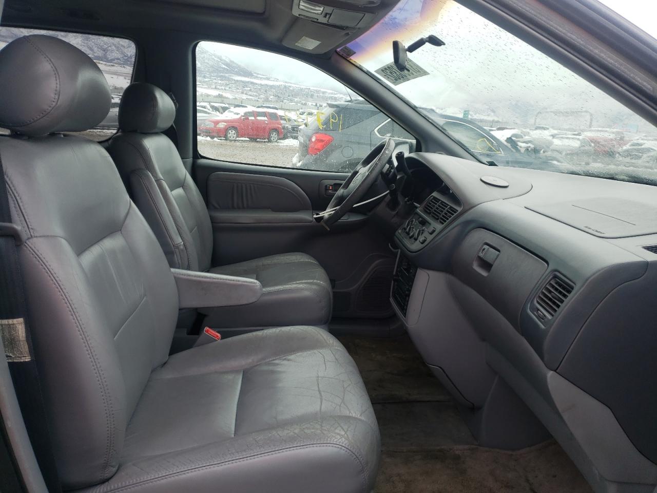 Photo 5 from auction – 2000 TOYOTA SIENNA LE with VIN 4T3ZF13C0YU296405