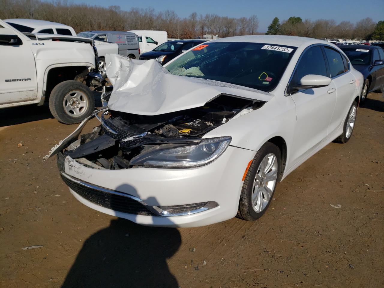 Photo 2 from auction – 2015 CHRYSLER 200 LIMITE with VIN 1C3CCCABXFN587801