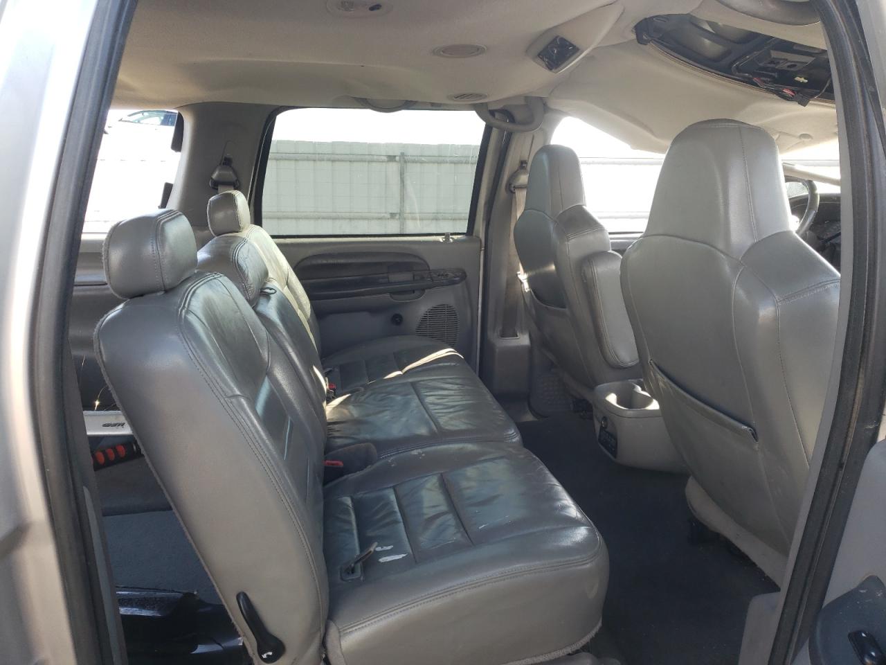 Photo 6 from auction – 2003 FORD EXCURSION with VIN 1FMNU41S03EC17794