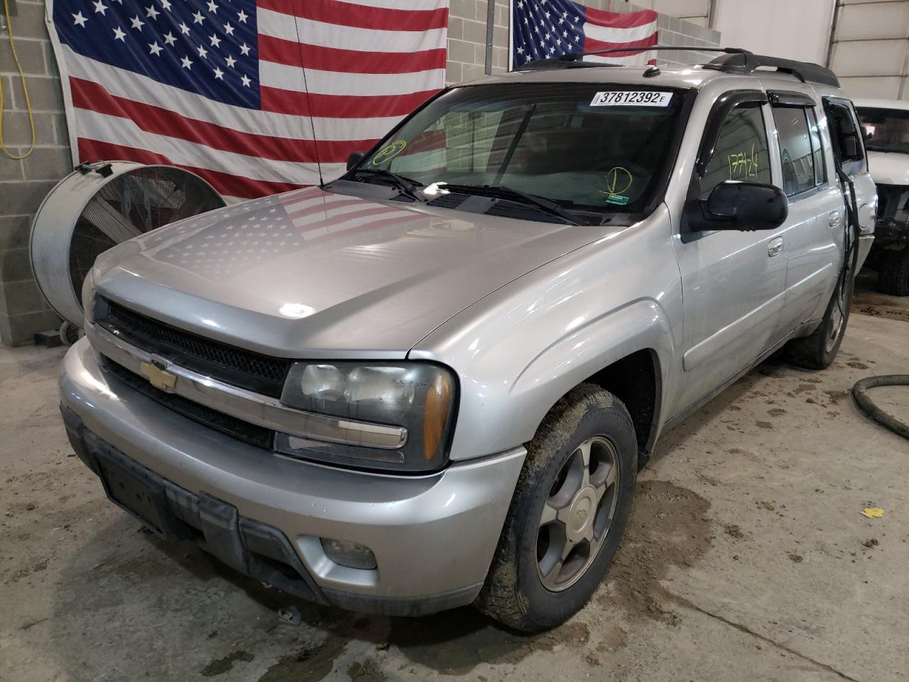 Photo 2 from auction – 2005 CHEVROLET TRAILBLAZE with VIN 1GNET16S756112835