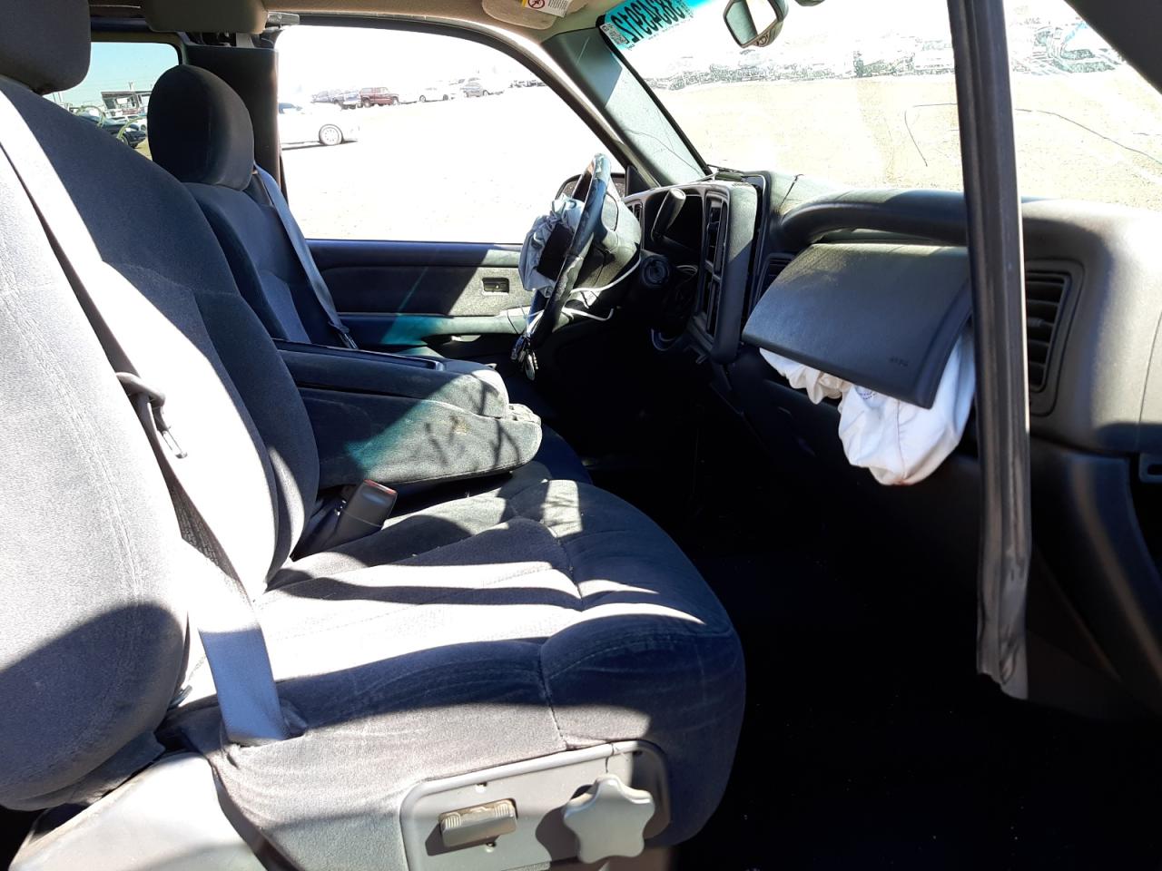Photo 5 from auction – 2001 CHEVROLET SILVERADO with VIN 2GCEC19T011211561