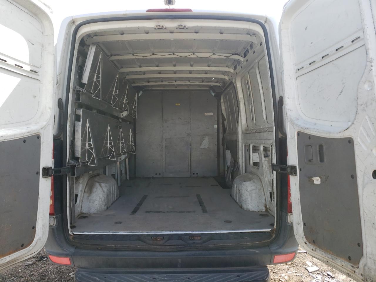 Photo 6 from auction – 2007 DODGE SPRINTER 2 with VIN WD0PE745075196217