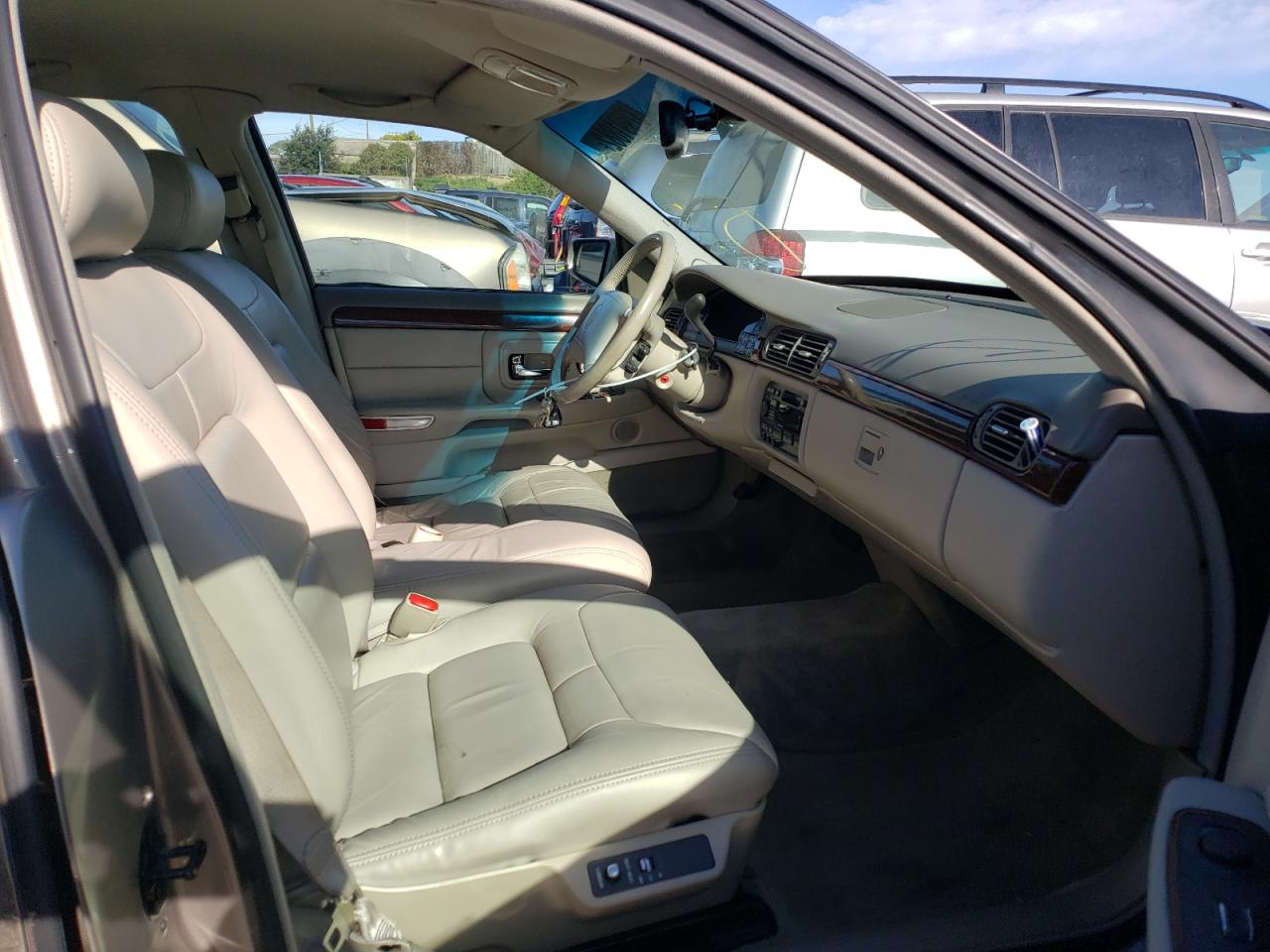 Photo 5 from auction – 1999 CADILLAC DEVILLE with VIN 1G6KD54Y2XU774539
