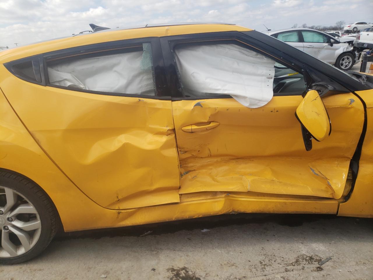 Photo 9 from auction – 2013 HYUNDAI VELOSTER with VIN KMHTC6AD4DU164774