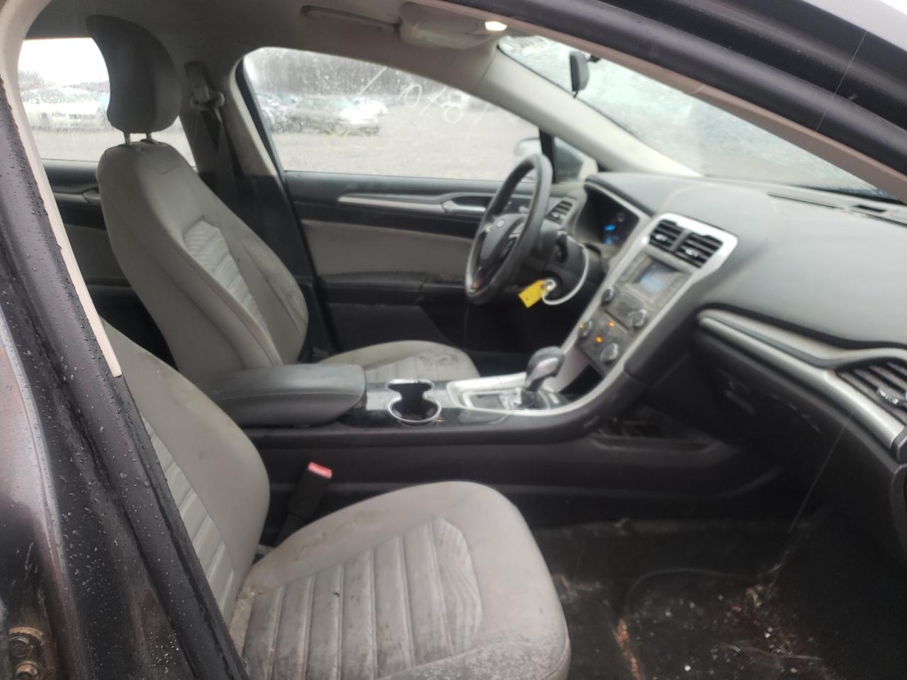 Photo 5 from auction – 2016 FORD FUSION S with VIN 3FA6P0G76GR297509
