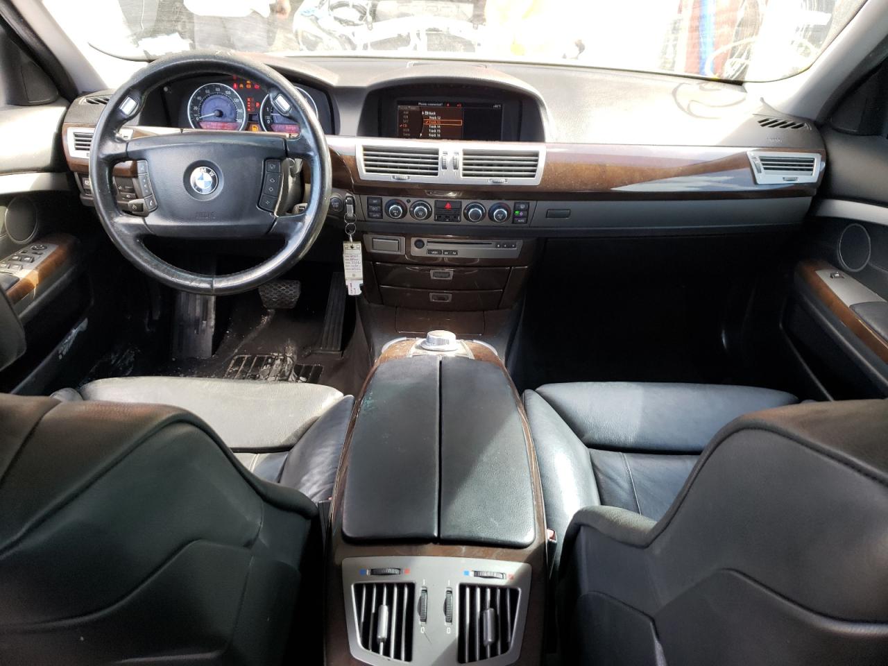 Photo 9 from auction – 2007 BMW 750 with VIN WBAHN83577DT75409