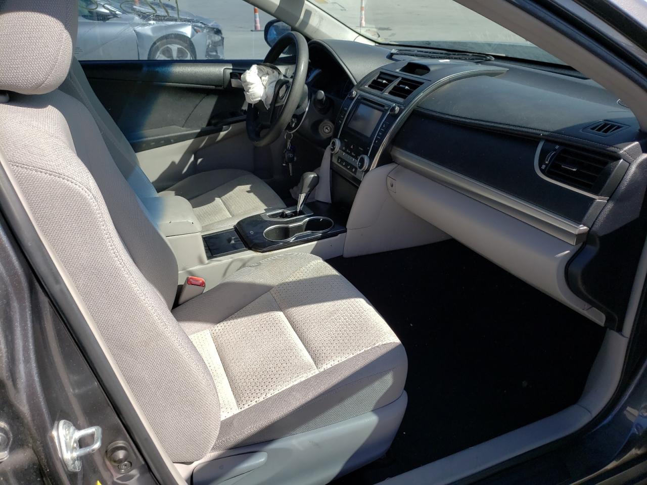 Photo 5 from auction – 2012 TOYOTA CAMRY BASE with VIN 4T4BF1FK5CR199938