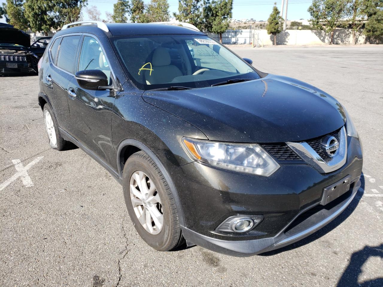 NISSAN ROGUE S 2015 with VIN 5N1AT2MT9FC916111 - Photo from auction