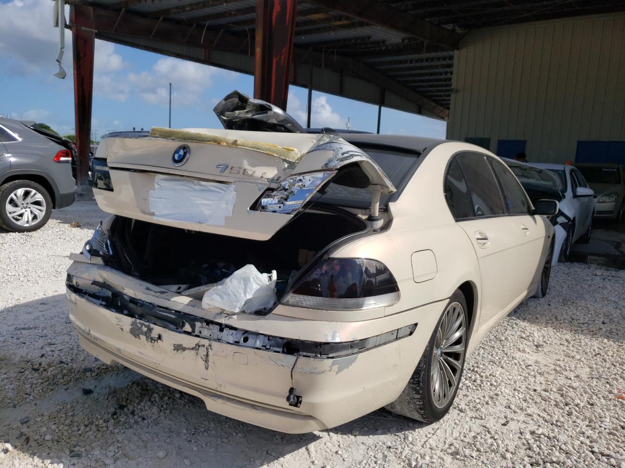 Photo 4 from auction – 2007 BMW 750 with VIN WBAHN83577DT75409