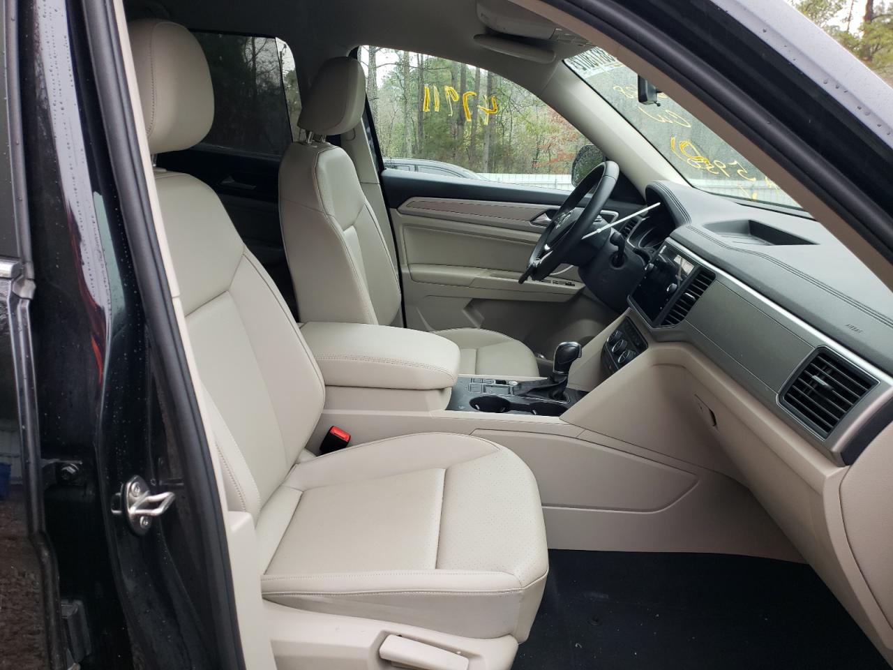 Photo 5 from auction – 2019 VOLKSWAGEN ATLAS SE with VIN 1V2DR2CA2KC545950