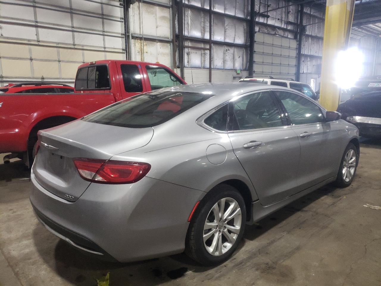 Photo 4 from auction – 2015 CHRYSLER 200 LIMITE with VIN 1C3CCCAB2FN692817