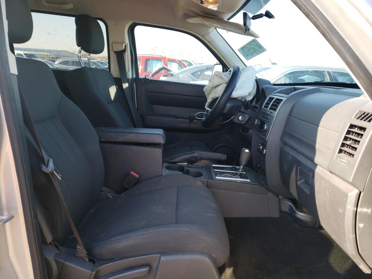 Photo 5 from auction – 2011 DODGE NITRO HEAT with VIN 1D4PU4GK2BW559814