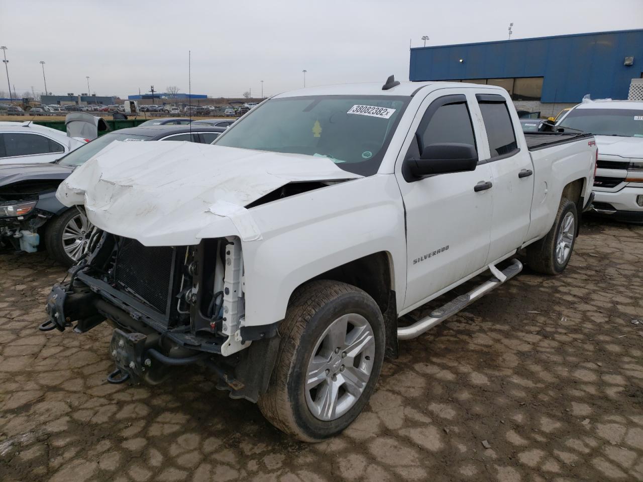 Photo 2 from auction – 2019 CHEVROLET SILVERADO with VIN 2GCVKMEC9K1157155