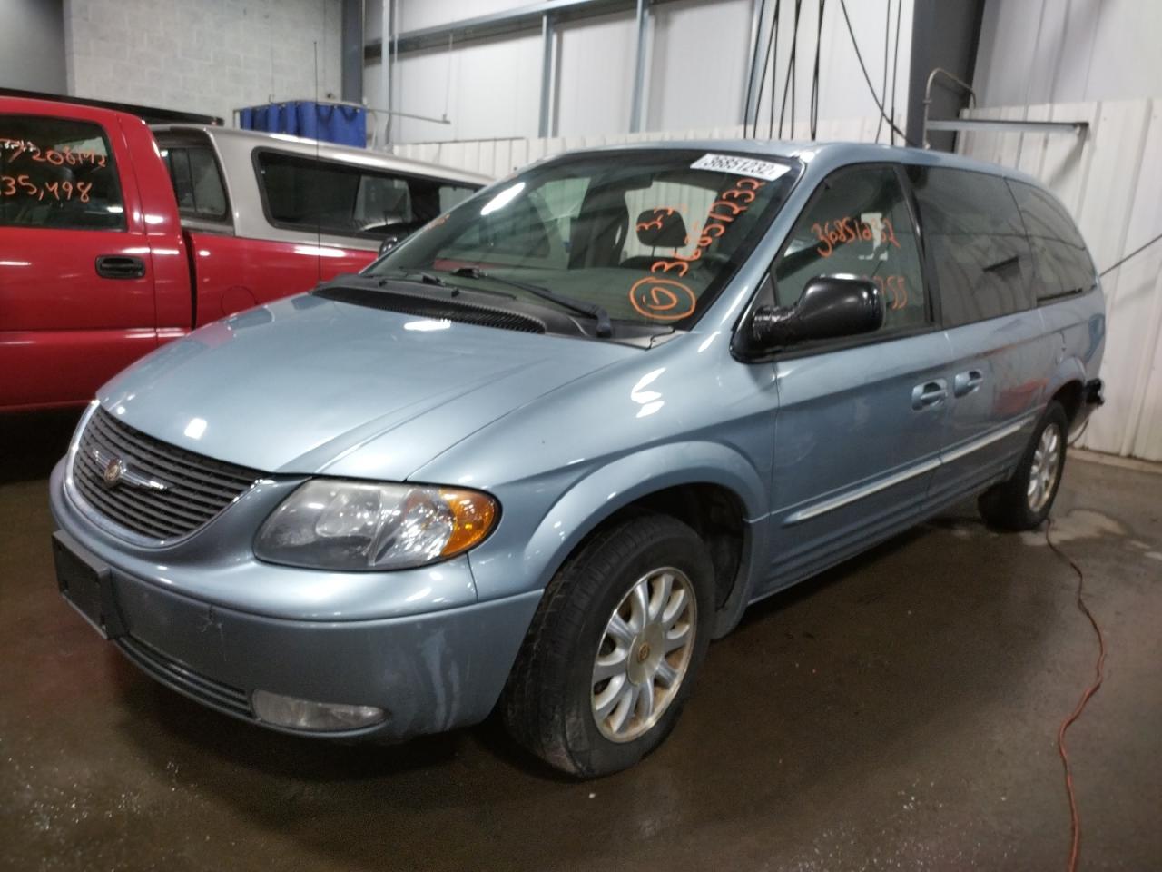 Photo 2 from auction – 2002 CHRYSLER TOWN & COU with VIN 2C4GP54L72R791762