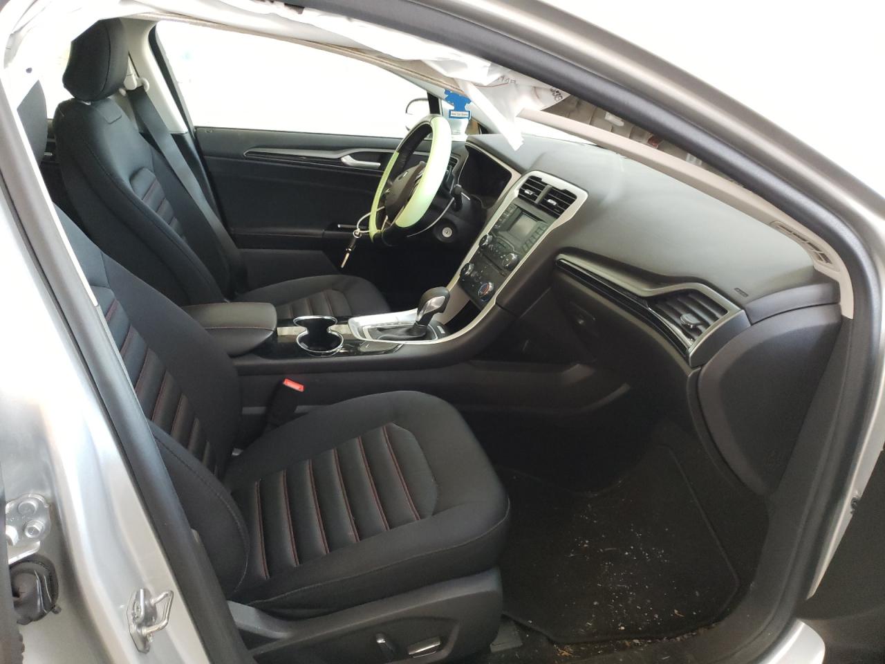 Photo 5 from auction – 2016 FORD FUSION SE with VIN 3FA6P0H99GR267324