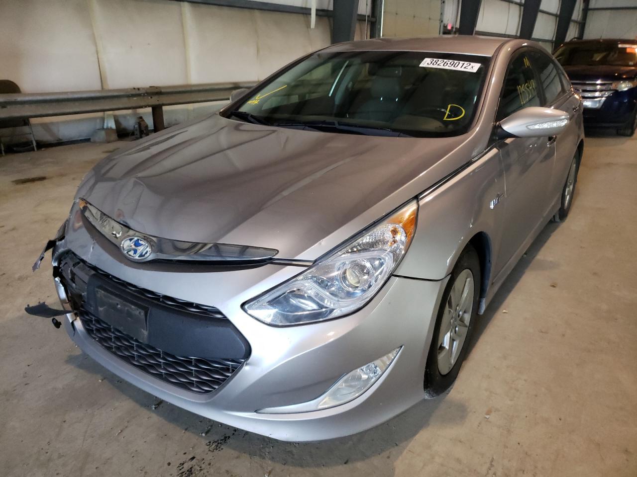 Photo 2 from auction – 2012 HYUNDAI SONATA HYB with VIN KMHEC4A49CA034857