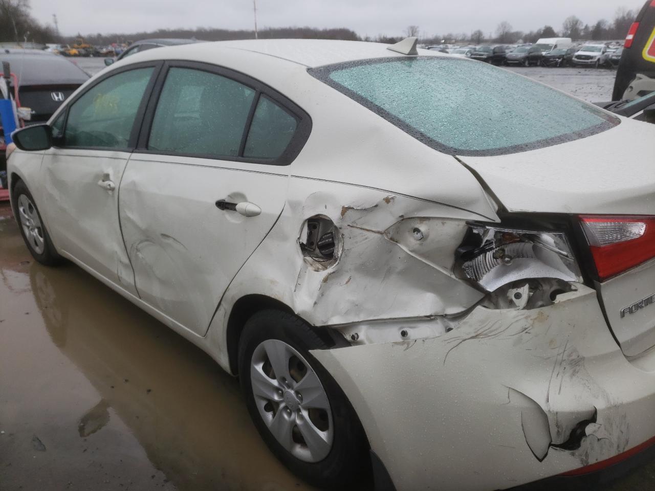 Photo 9 from auction – 2015 KIA FORTE LX with VIN KNAFK4A64F5332238