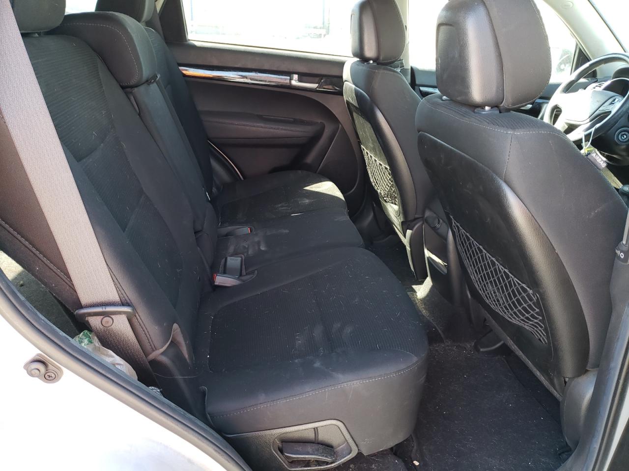 Photo 6 from auction – 2014 KIA SORENTO LX with VIN 5XYKT3A64EG534723