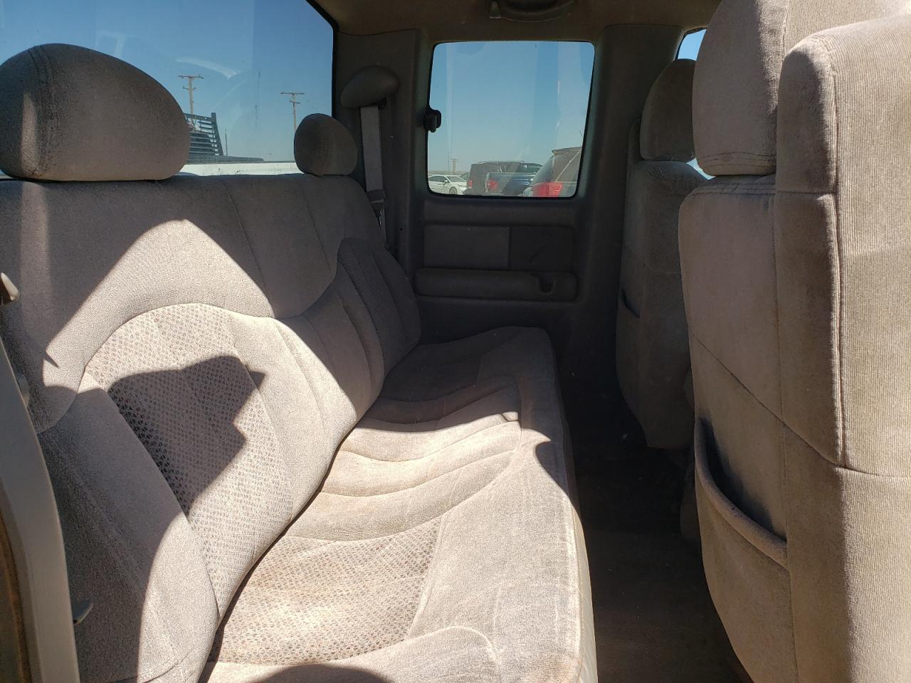 Photo 6 from auction – 2000 CHEVROLET SILVERADO with VIN 1GCEC19T4YZ116891
