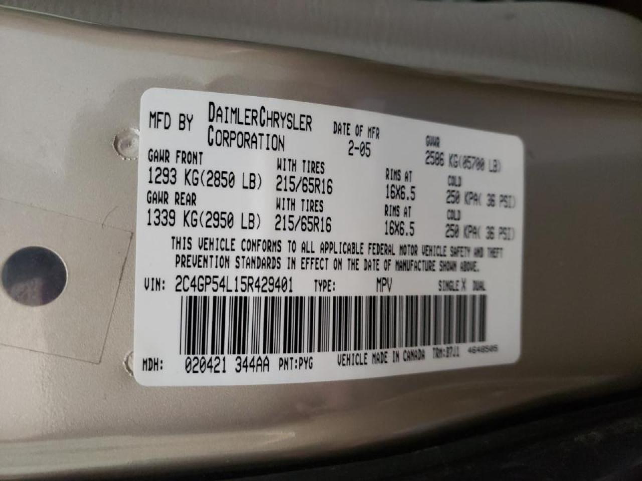 Photo 10 from auction – 2005 CHRYSLER TOWN & COU with VIN 2C4GP54L15R429401