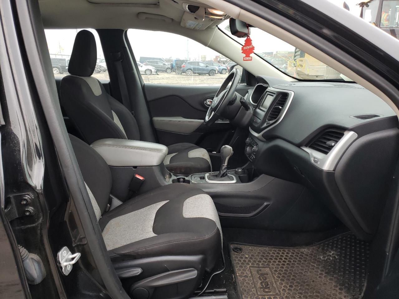 Photo 5 from auction – 2014 JEEP CHEROKEE S with VIN 1C4PJMAB4EW141970