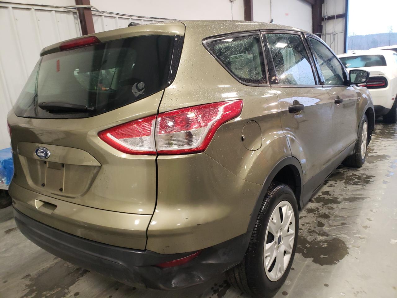 Photo 4 from auction – 2013 FORD ESCAPE S with VIN 1FMCU0F79DUD64109