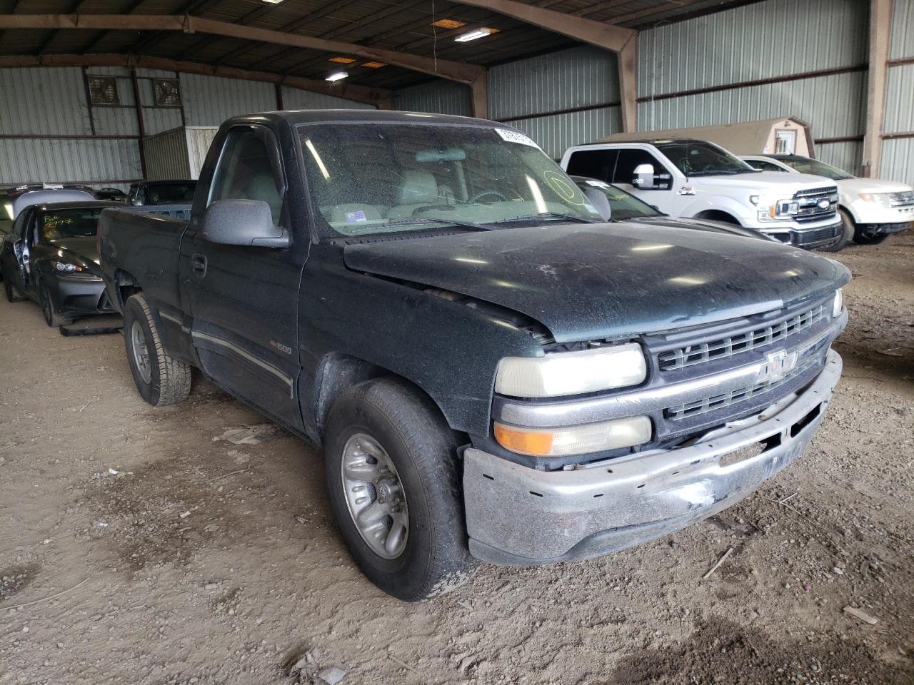 CHEVROLET SILVERADO 2001 with VIN 1GCEC14W51Z204372 - Photo from auction