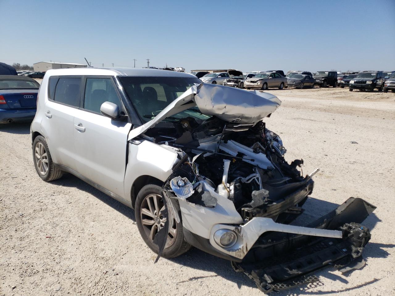 KIA SOUL + 2019 con VIN KNDJP3A50K7017516 - Foto de la subasta
