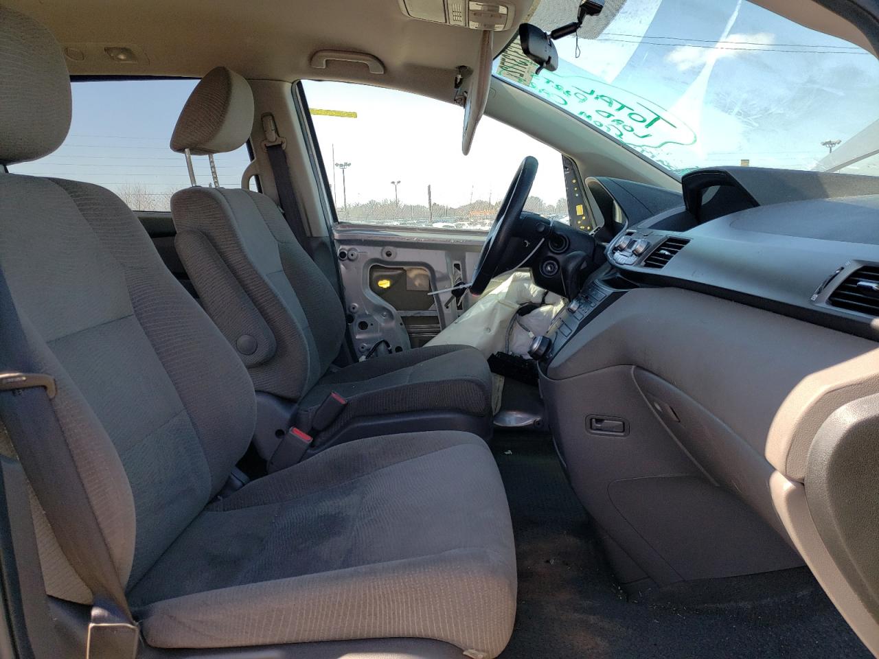Photo 5 from auction – 2011 HONDA ODYSSEY LX with VIN 5FNRL5H24BB040295