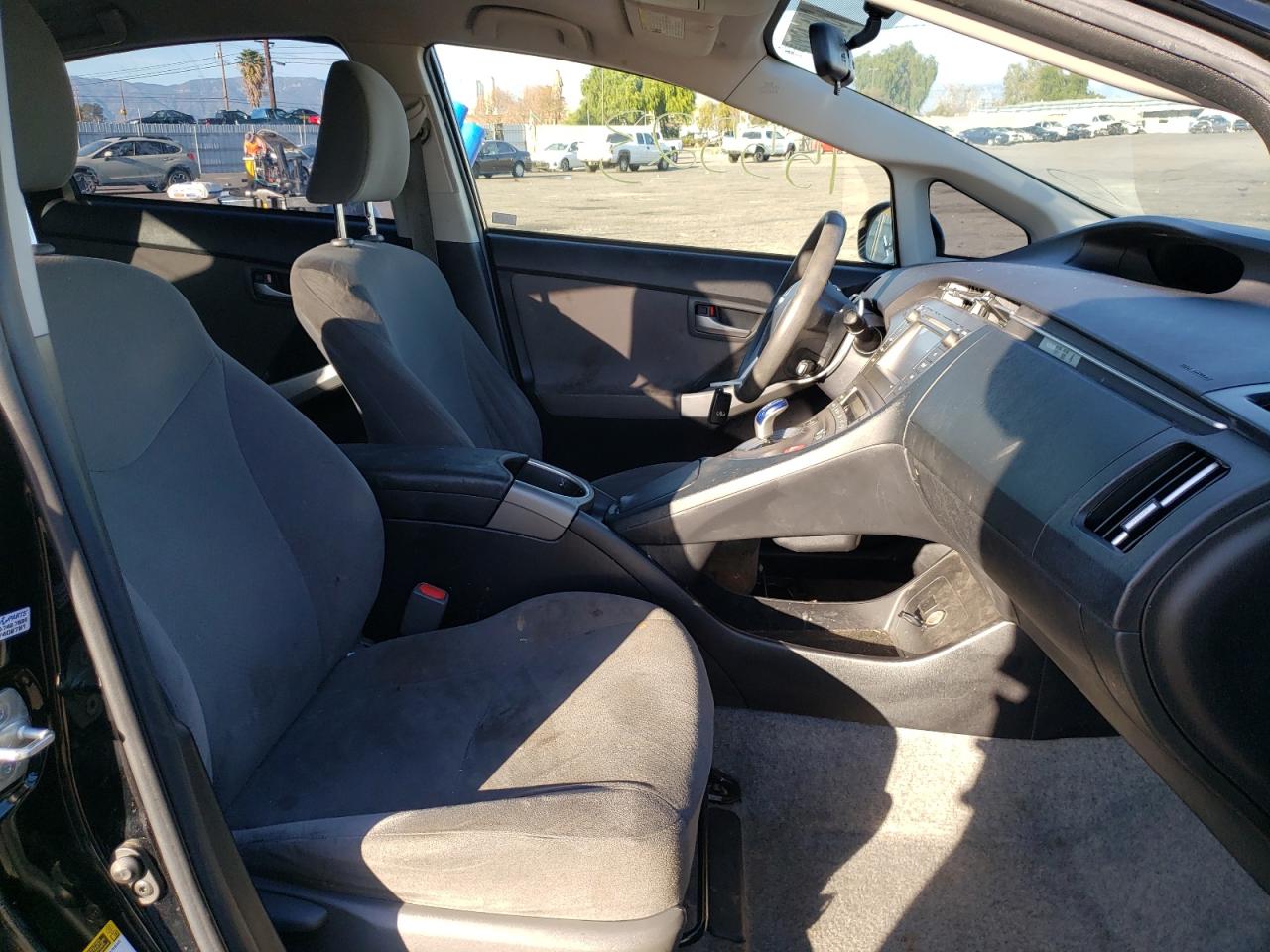 Photo 5 from auction – 2014 TOYOTA PRIUS with VIN JTDKN3DUXE1791275