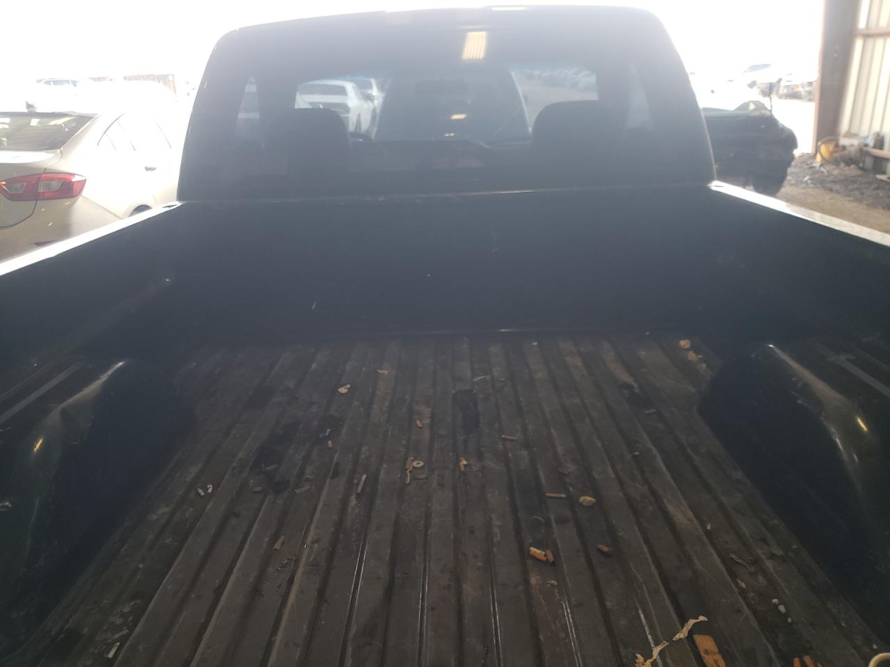 Photo 6 from auction – 2001 CHEVROLET SILVERADO with VIN 1GCEC14W51Z204372
