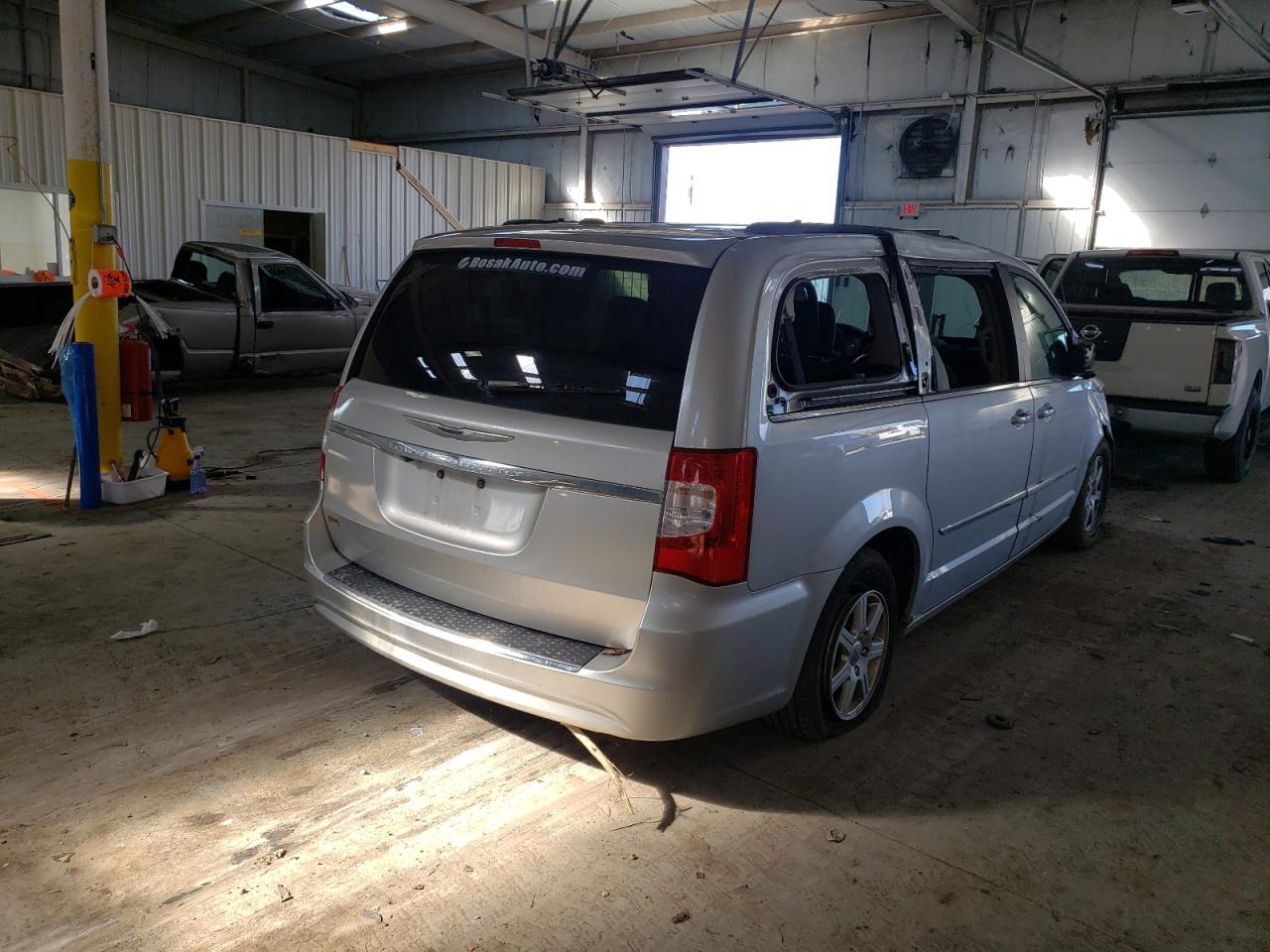 Photo 4 from auction – 2012 CHRYSLER TOWN & COU with VIN 2C4RC1BG4CR207418