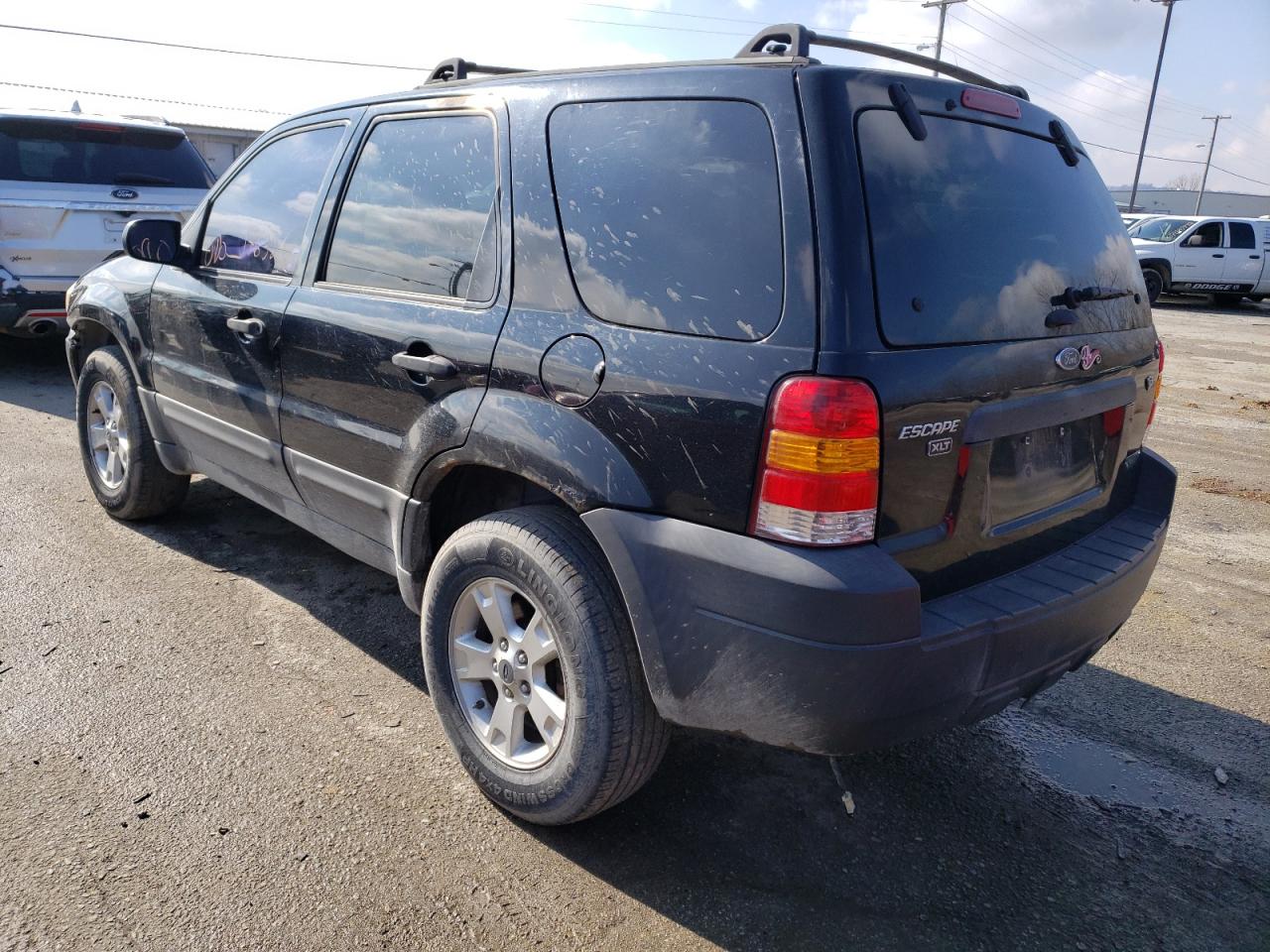 Photo 3 from auction – 2005 FORD ESCAPE XLT with VIN 1FMYU93145KB75732